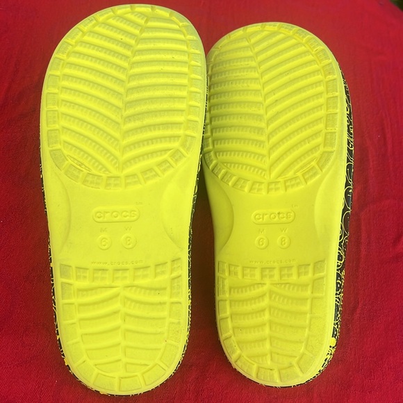 RARE 🥰😉 CROCS Smiley World “Smiley Face” Yellow & Black Slides / Sandals 😉🥰 - Picture 12 of 17